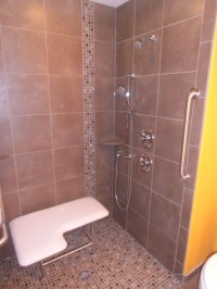 Curb Free Tile Roll-in showers (8)